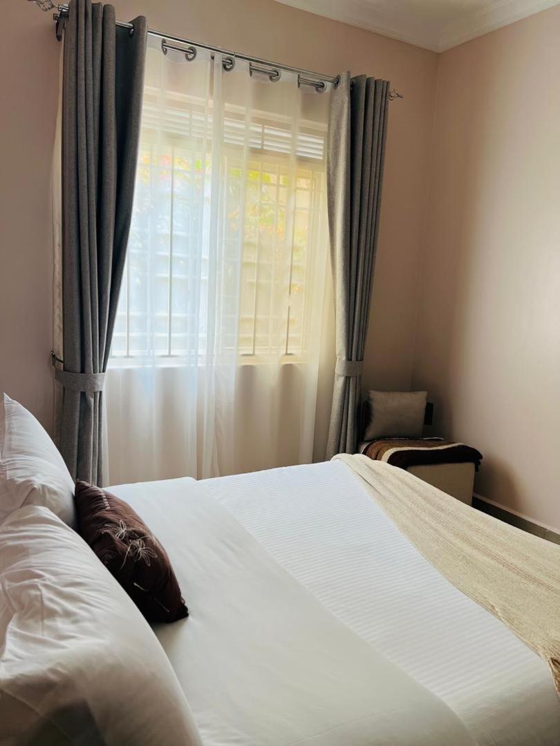 Alsander Homes Raspberry كامبالا المظهر الخارجي الصورة